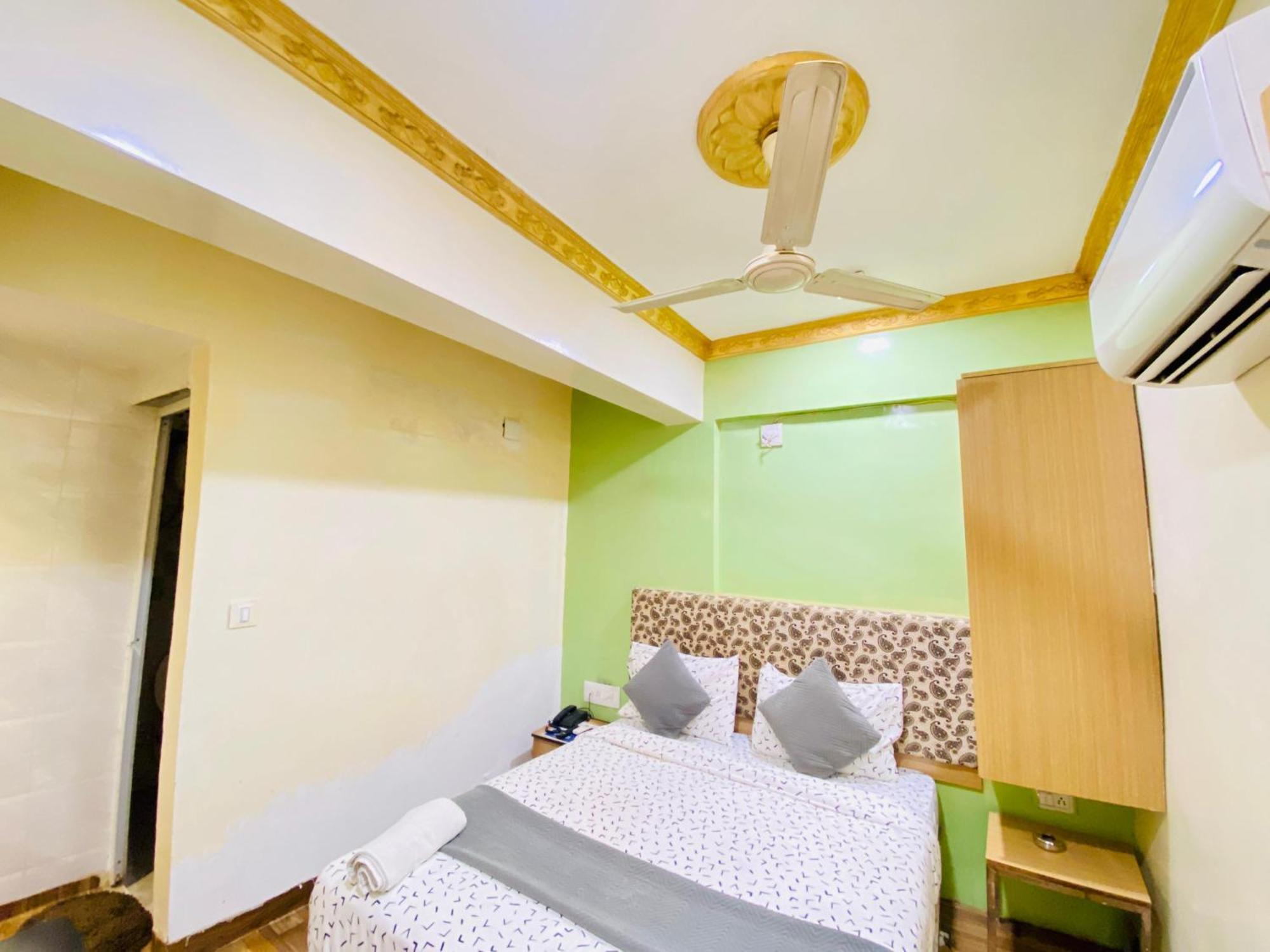 Hotel Abc Satellite Prahlad Nagar Ahmedabad Exterior photo