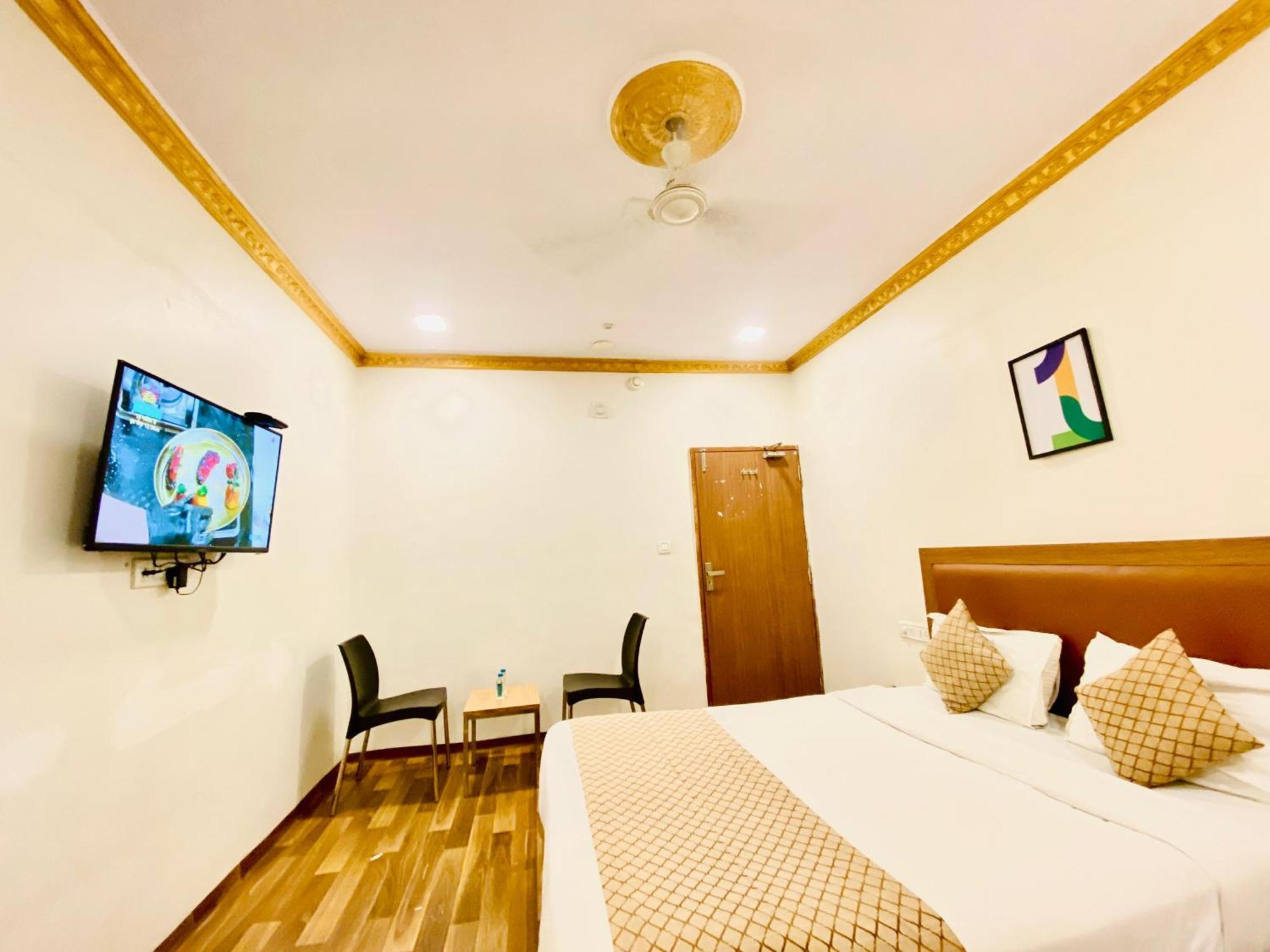 Hotel Abc Satellite Prahlad Nagar Ahmedabad Exterior photo