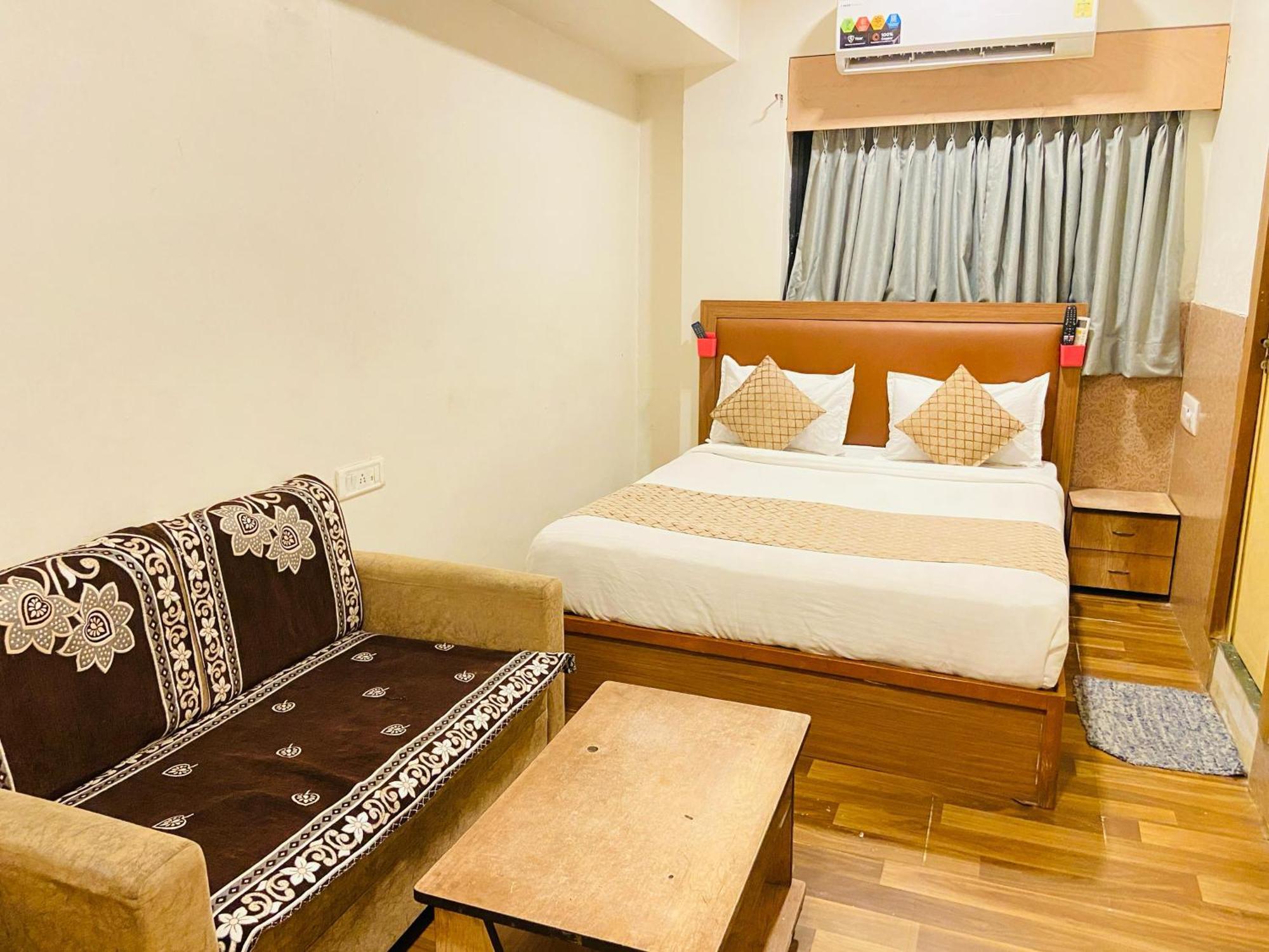 Hotel Abc Satellite Prahlad Nagar Ahmedabad Exterior photo